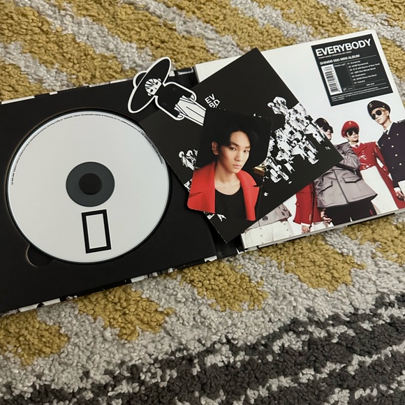 Everybody - Shinee CD - Picture 2 of 2